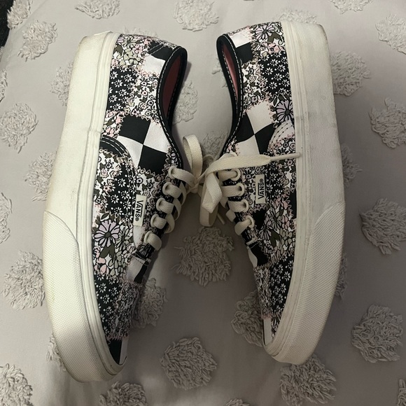 Vans patchwork floral multi marshmallow sneakers size 8.5 - Picture 3 of 6